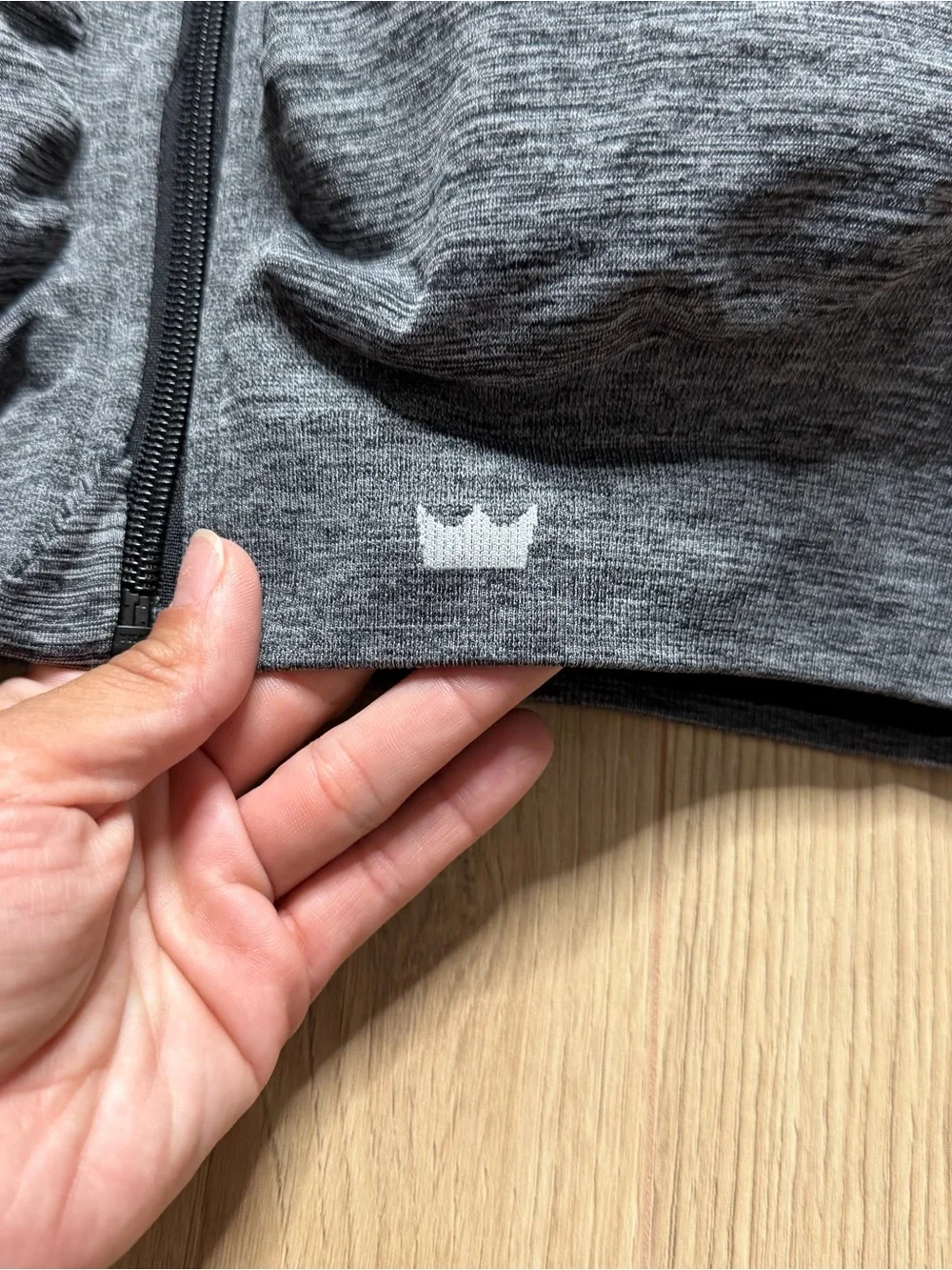 SHEFIT Seamless Lounge Bra in Graphite Size 6Luxe